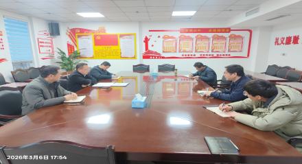 市商务局召开会议传达学习全市群众身边不正之风和腐败问题集中整治总结暨2026年动员部署会精神